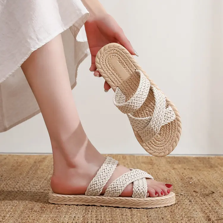 Summer Imitation Straw Travel Women's Sandals, Fashionable and Casual Outer Slippers, Beach Flat Heel Cross Women's Sandals