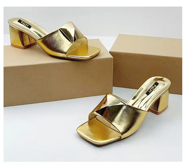 French Retro Off-White Square-Toe High-Heeled Sandals for Women Autumn New Thick Sandals Sexy Women's Shoes Wholesale — feature 3