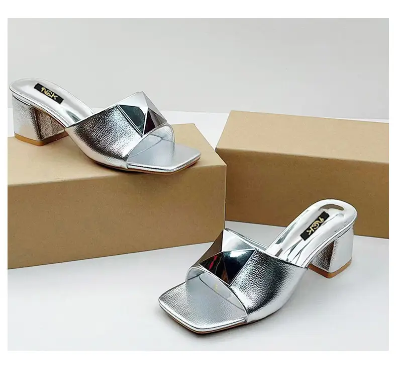 French Retro Off-White Square-Toe High-Heeled Sandals for Women Autumn New Thick Sandals Sexy Women's Shoes Wholesale — feature 5