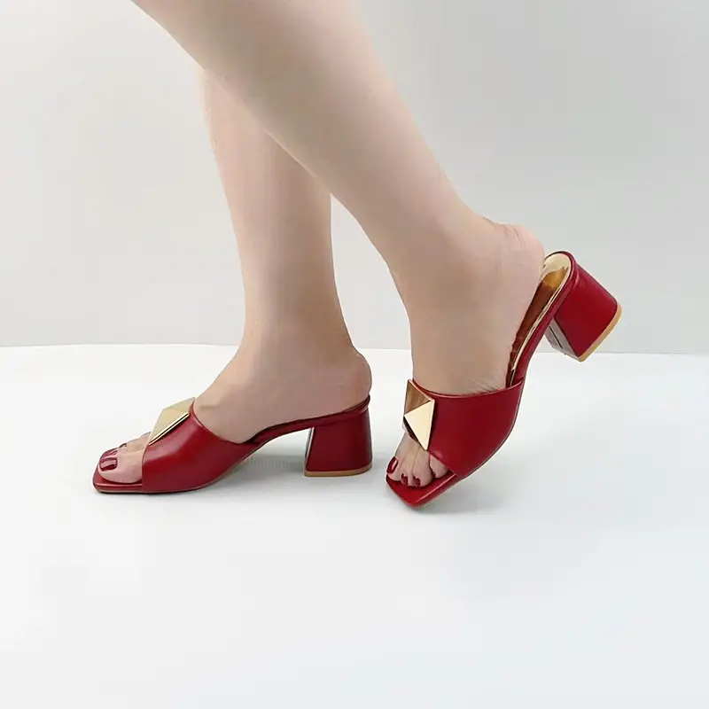 French Retro Off-White Square-Toe High-Heeled Sandals for Women Autumn New Thick Sandals Sexy Women's Shoes Wholesale - Image 3