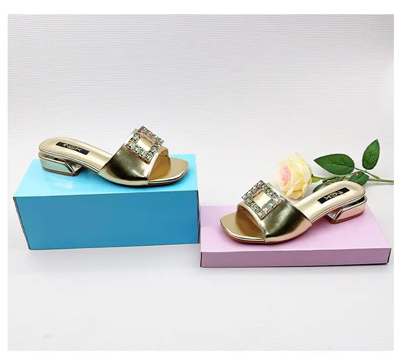 One-Line European and American Foreign Trade Large Size Rhinestone Flat Square Toe Slippers for Women to Wear Square Buckle Lightweight Beach Sandals Wholesale — feature 3