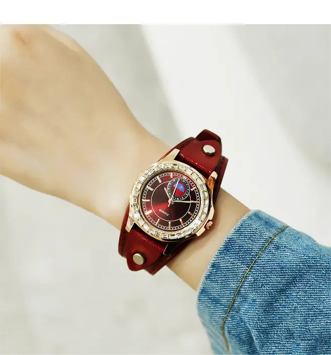 Women's Green Leather Quartz Watch with Rhinestone Dial — feature 9