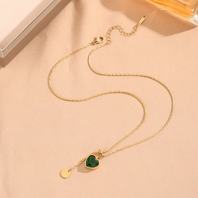 Women's Heart-shaped Emerald Diamond Necklace with Adjustable Chain β feature 5