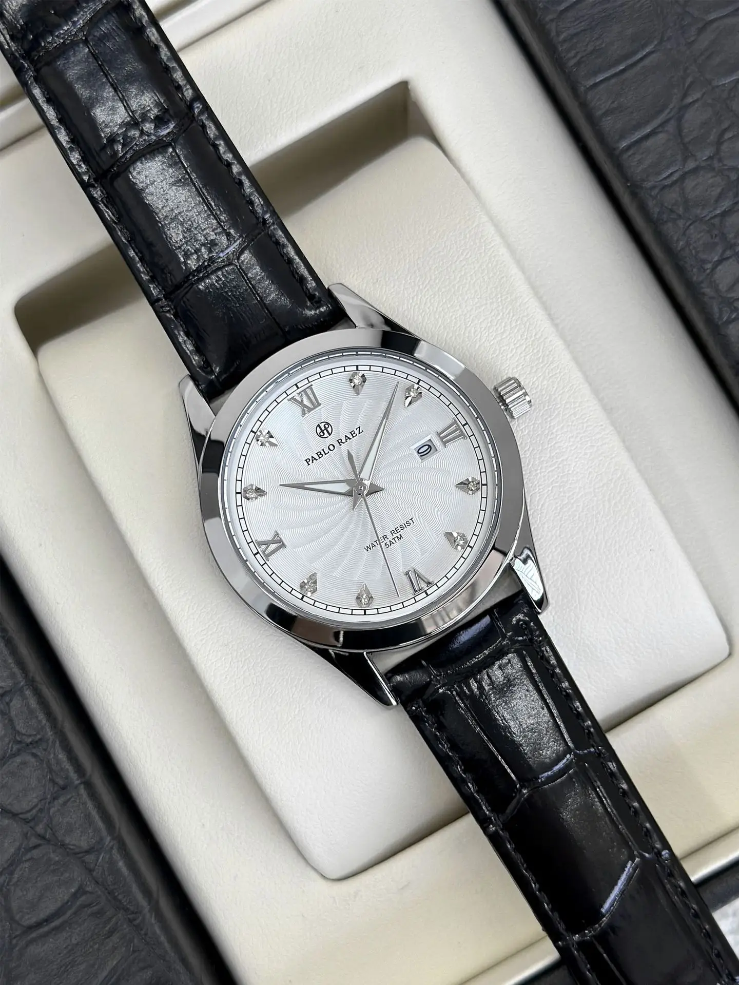 Men's Rhinestone Black Quartz Watch Dropshipping — feature 10