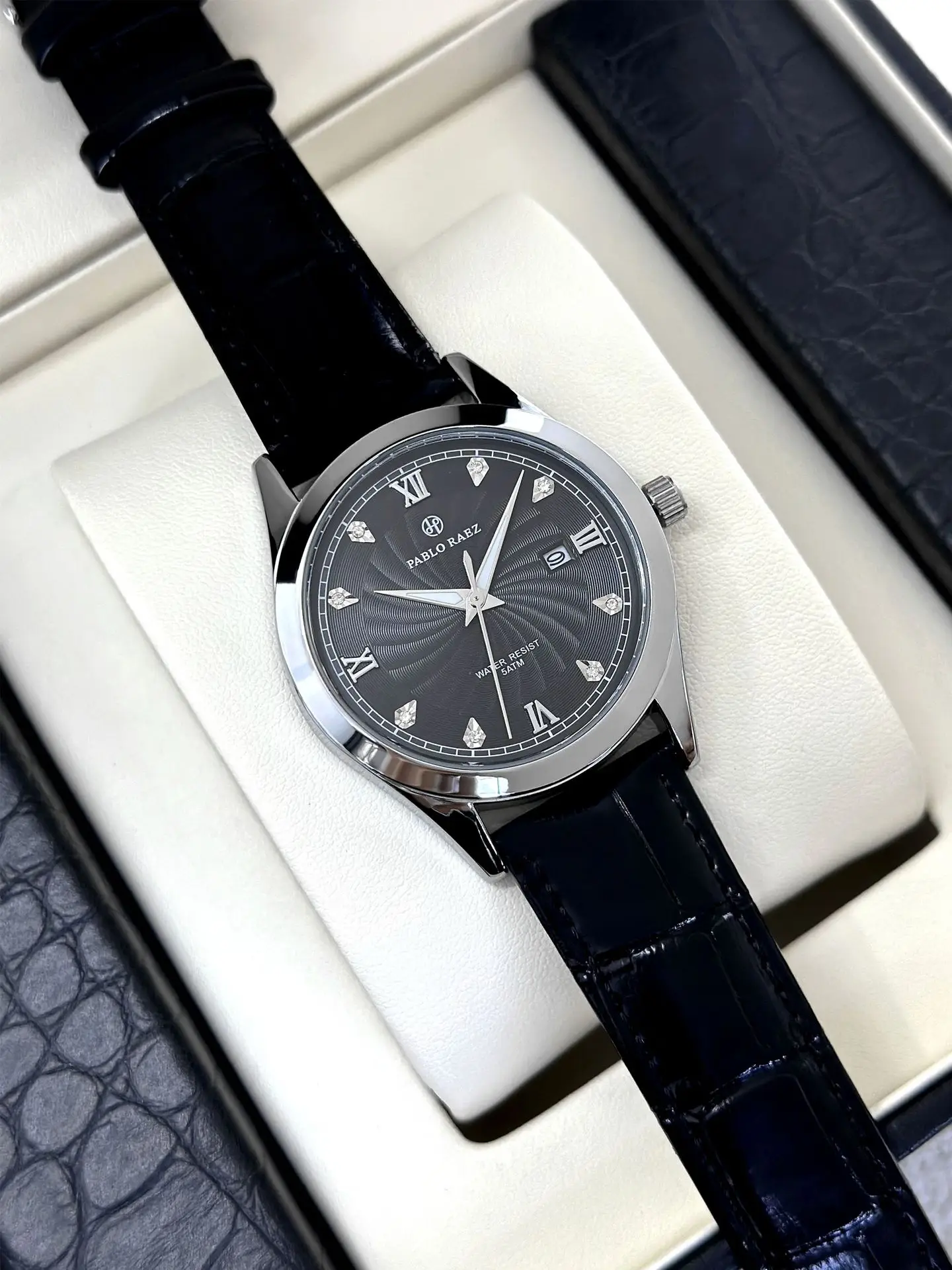 Men's Rhinestone Black Quartz Watch Dropshipping — feature 15