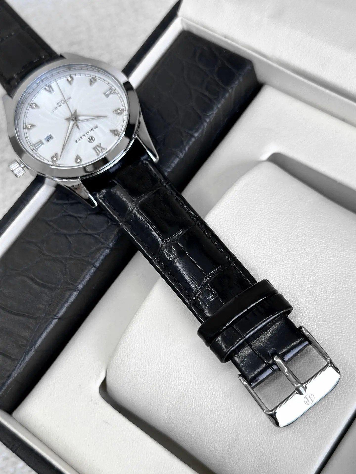 Men's Rhinestone Black Quartz Watch Dropshipping — feature 7