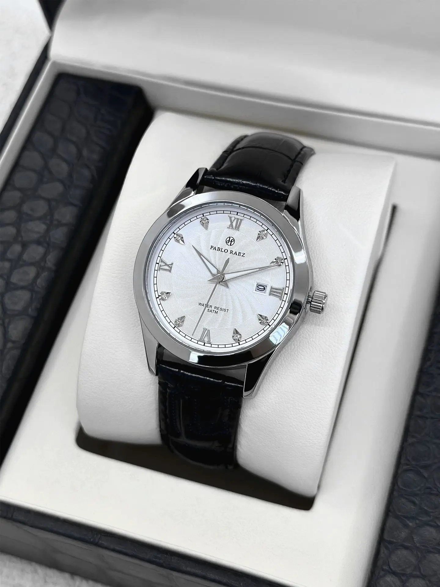 Men's Rhinestone Black Quartz Watch Dropshipping — feature 8