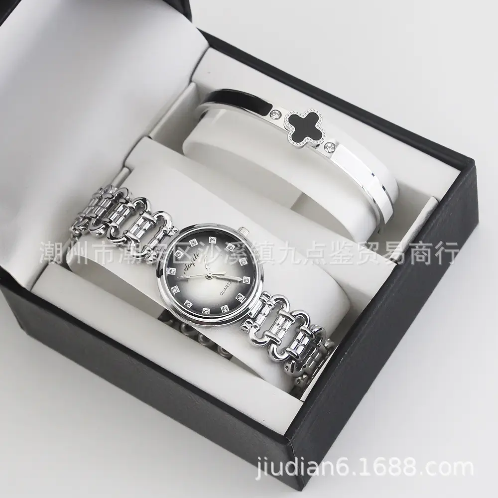 Gold Quartz Watch Set for Women Bracelet Wristwatch — feature 5