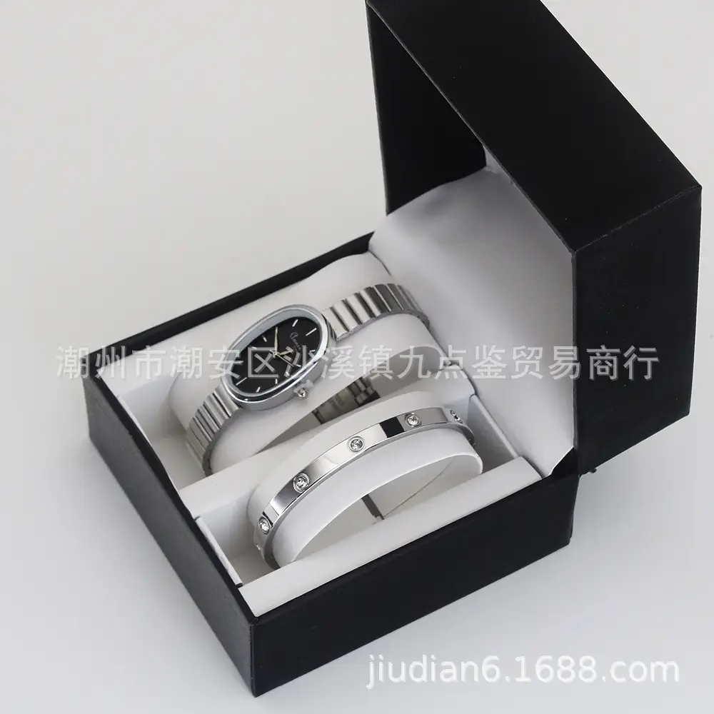 Women's Quartz Watch Set with Silver Bracelet - Image 16
