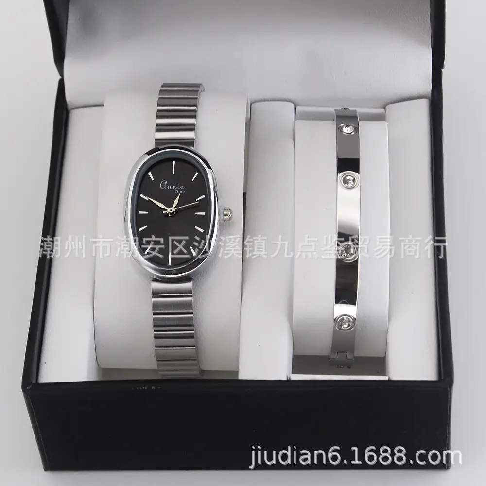 Women's Quartz Watch Set with Silver Bracelet — feature 12