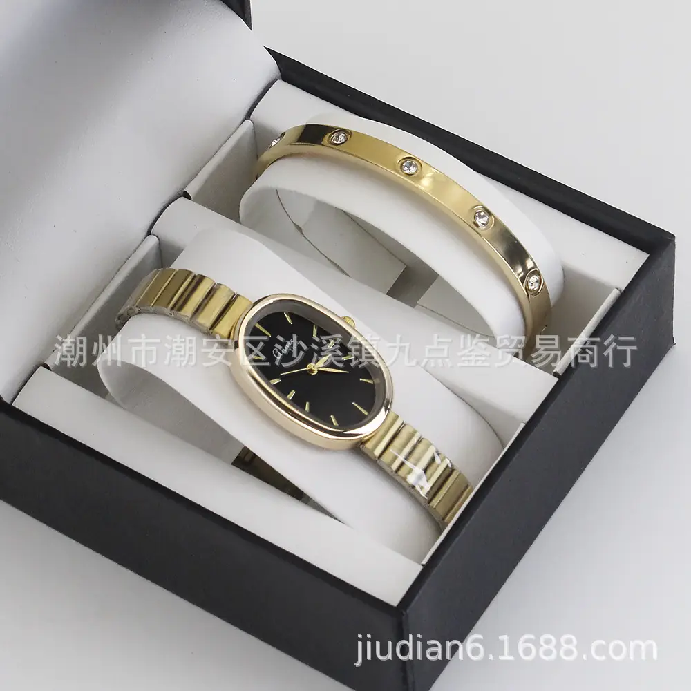Women's Quartz Watch Set with Silver Bracelet — feature 5