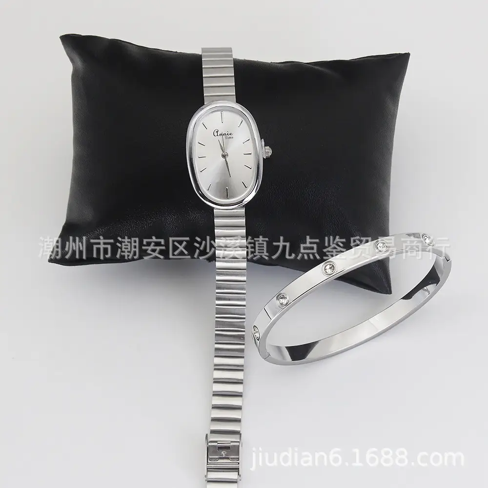 Women's Quartz Watch Set with Silver Bracelet - Image 5
