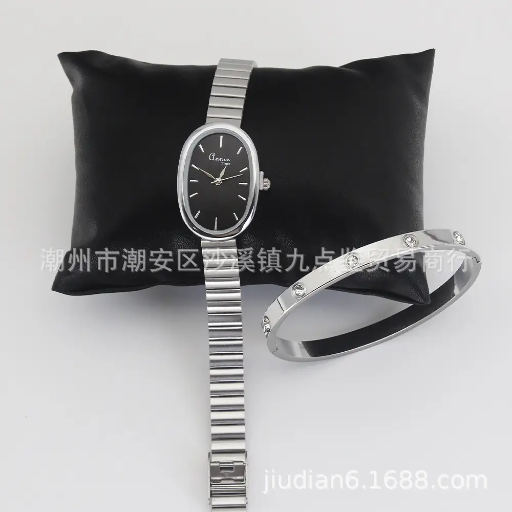 Women's Quartz Watch Set with Silver Bracelet - Image 6