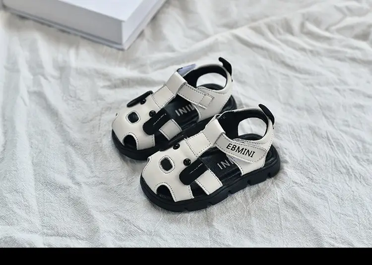 Cute Baby Sandals Black White Soft Sole Toddler Shoes — feature 6