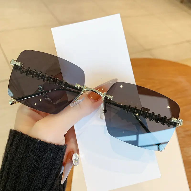Square Frame Vintage Studded Sunglasses European American Ins - Image 10