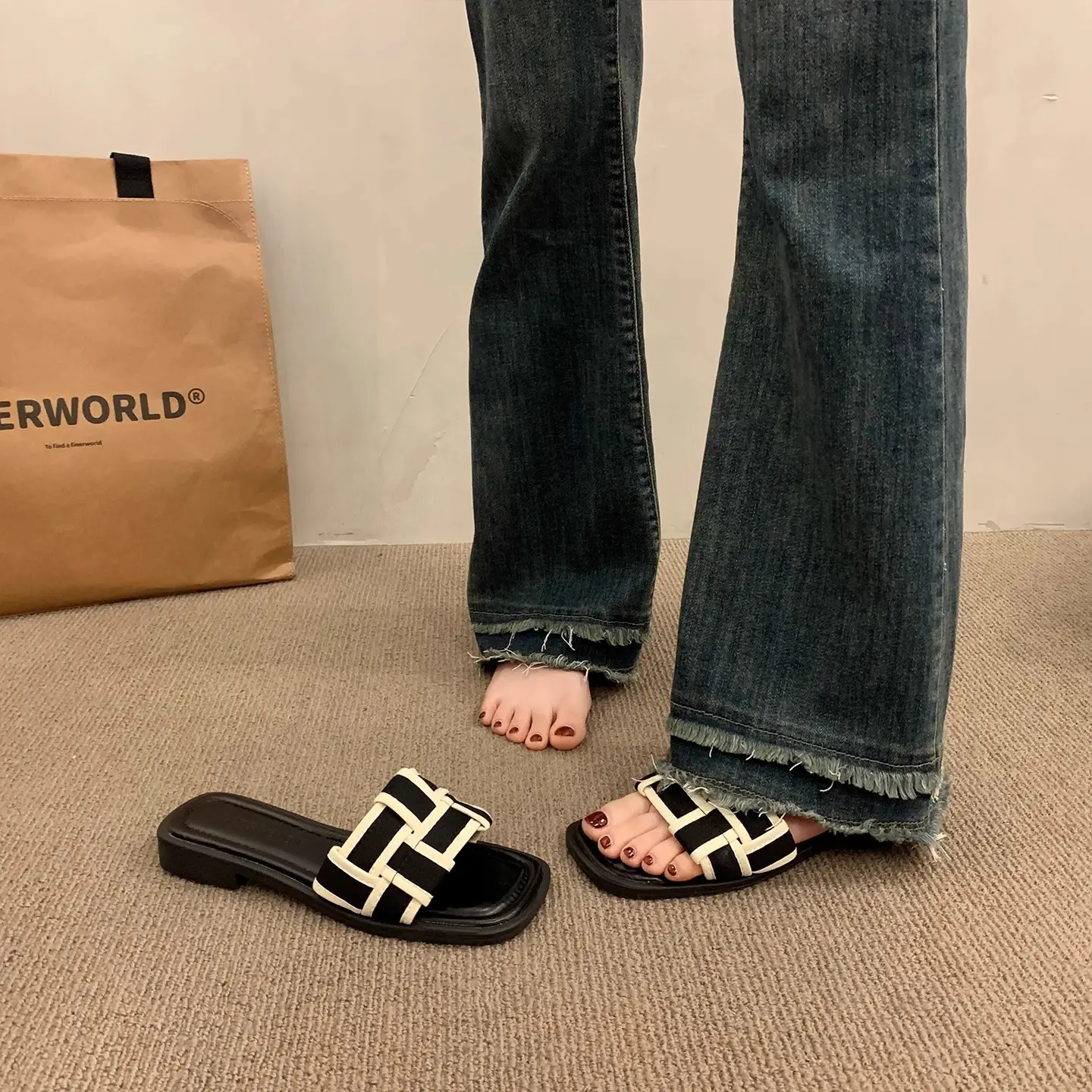 Black Cross Strap Flat Sandals for Women Summer - Image 10