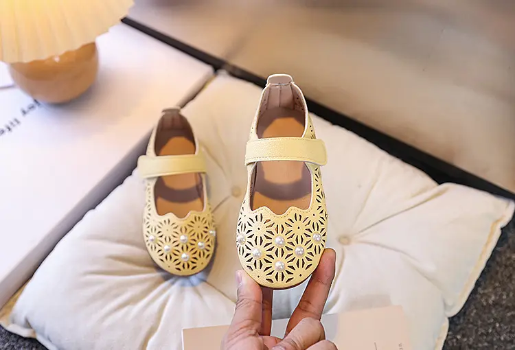 Girls Cut Out Leather Shoes Pink Yellow White Non-Slip Sole — feature 5