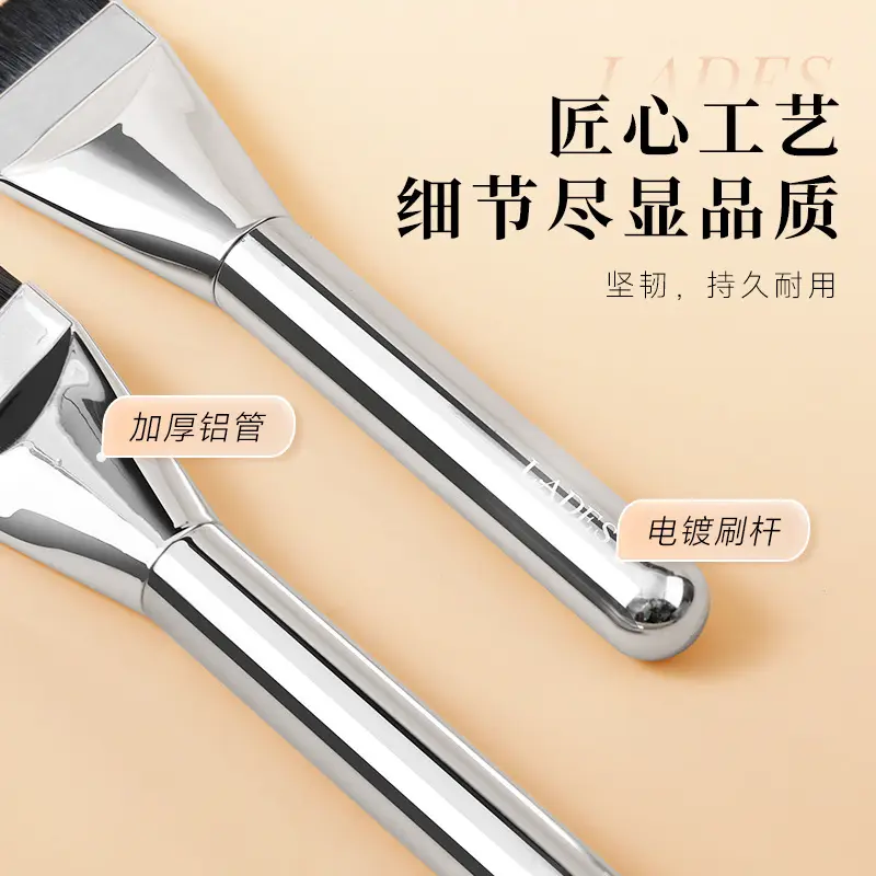 Dry Wet Makeup Brush for Foundation Application - Image 4