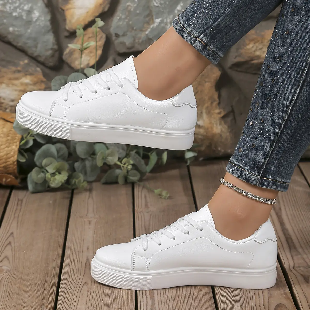 Women Black Casual Flat Sneakers Large 2025 — feature 1