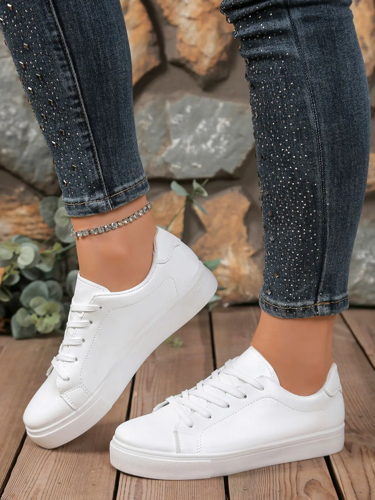 Women Black Casual Flat Sneakers Large 2025 — feature 10