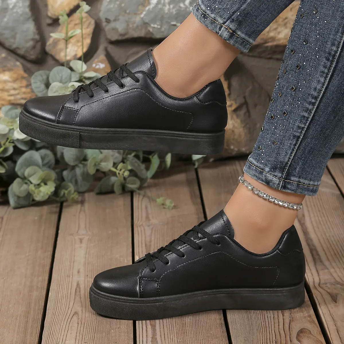 Women Black Casual Flat Sneakers Large 2025 — feature 13