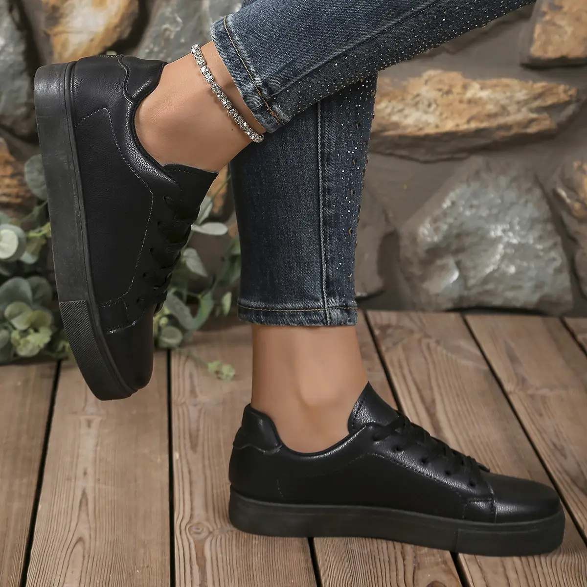 Women Black Casual Flat Sneakers Large 2025 — feature 17