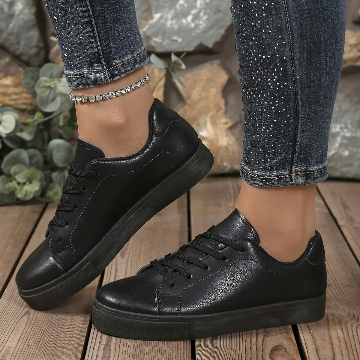 Women Black Casual Flat Sneakers Large 2025 — feature 18