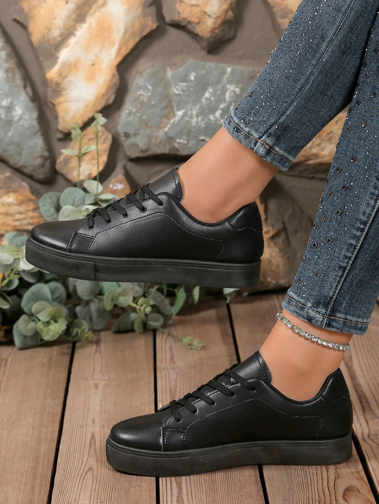 Women Black Casual Flat Sneakers Large 2025 — feature 20