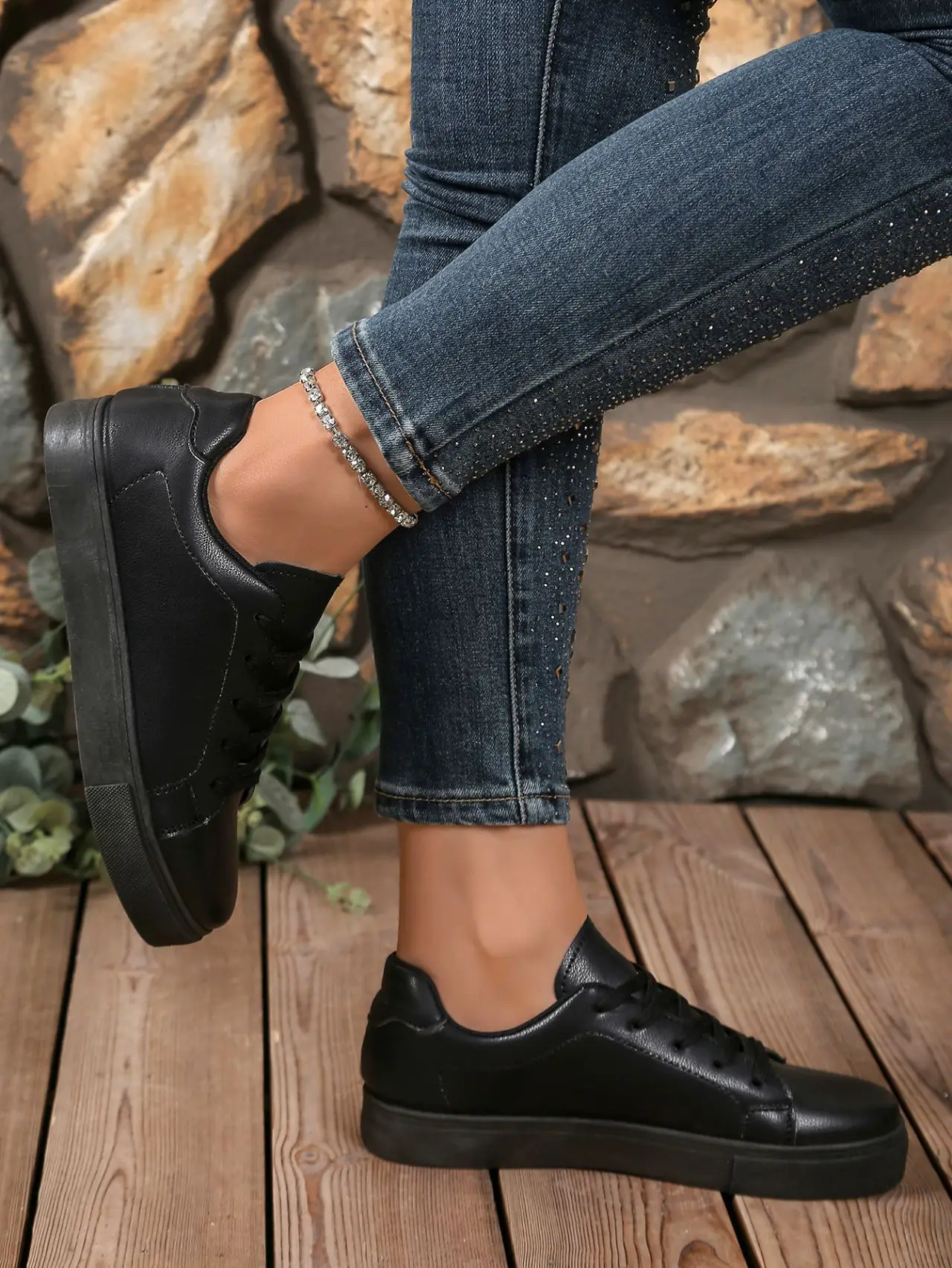 Women Black Casual Flat Sneakers Large 2025 — feature 23