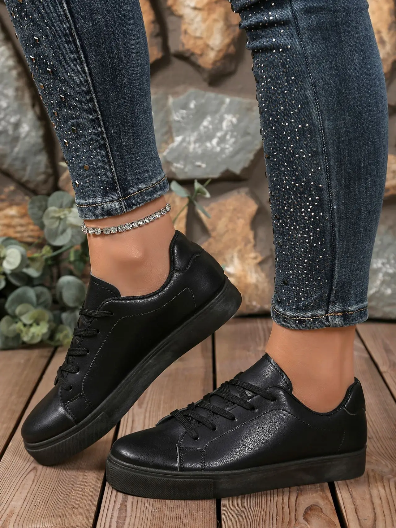 Women Black Casual Flat Sneakers Large 2025 — feature 24