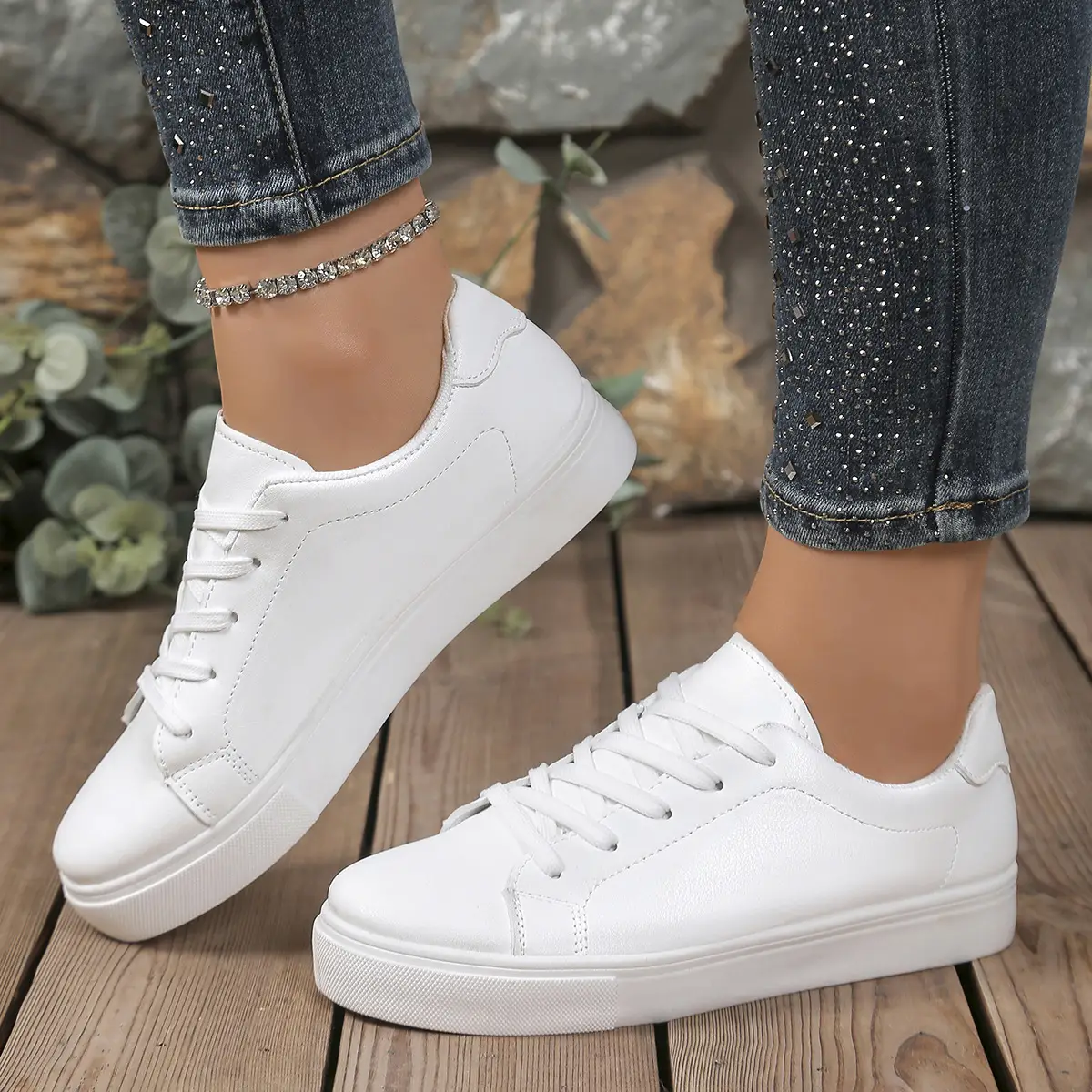Women Black Casual Flat Sneakers Large 2025 — feature 4