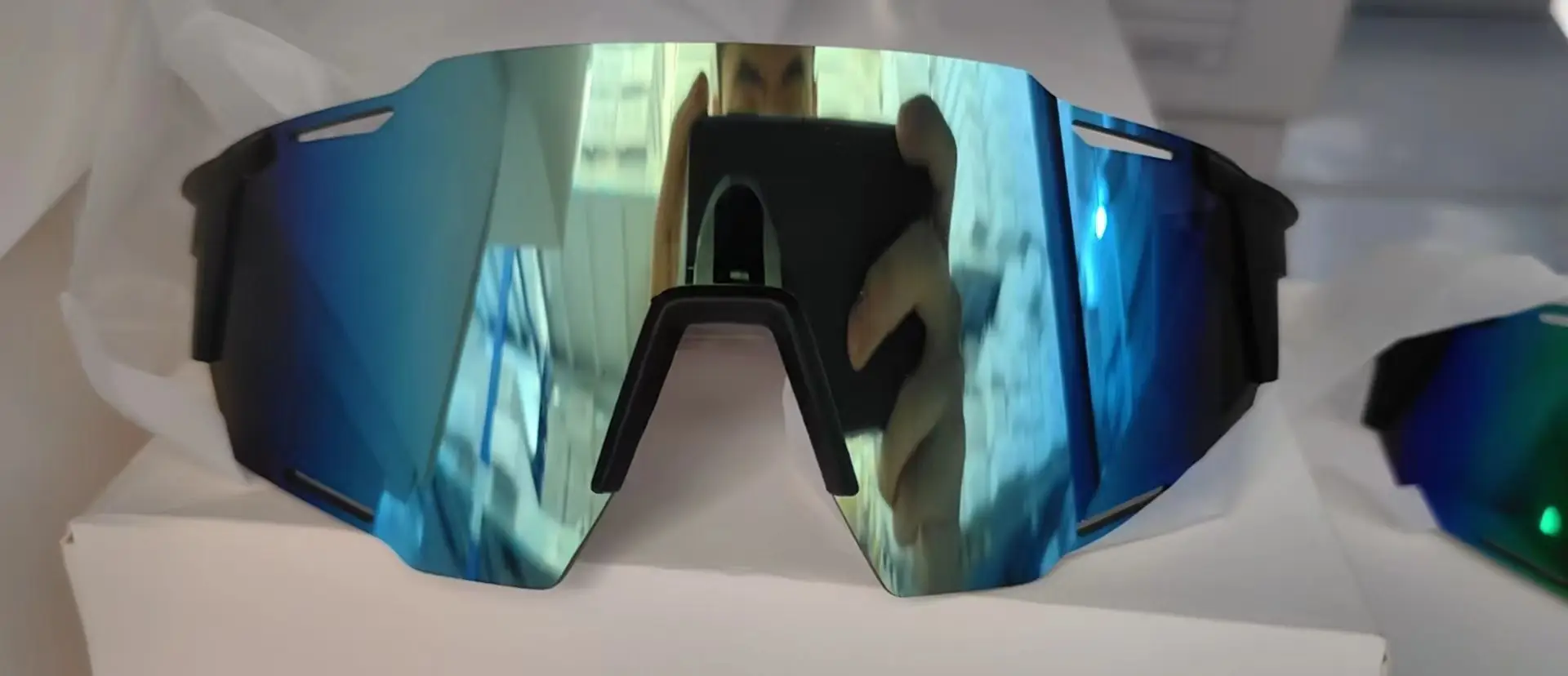 Cross-Border Color-Changing Windproof Sunglasses for Men Women - Image 3