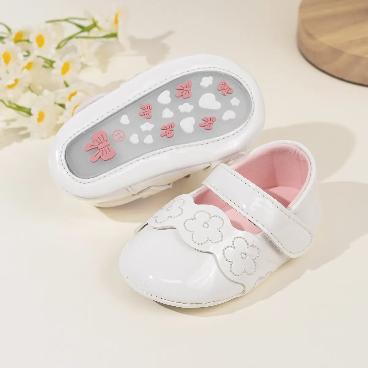 White Flower Crossbody Baby Shoes for Girls — feature 10