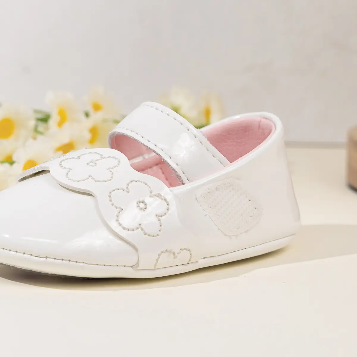 White Flower Crossbody Baby Shoes for Girls — feature 11