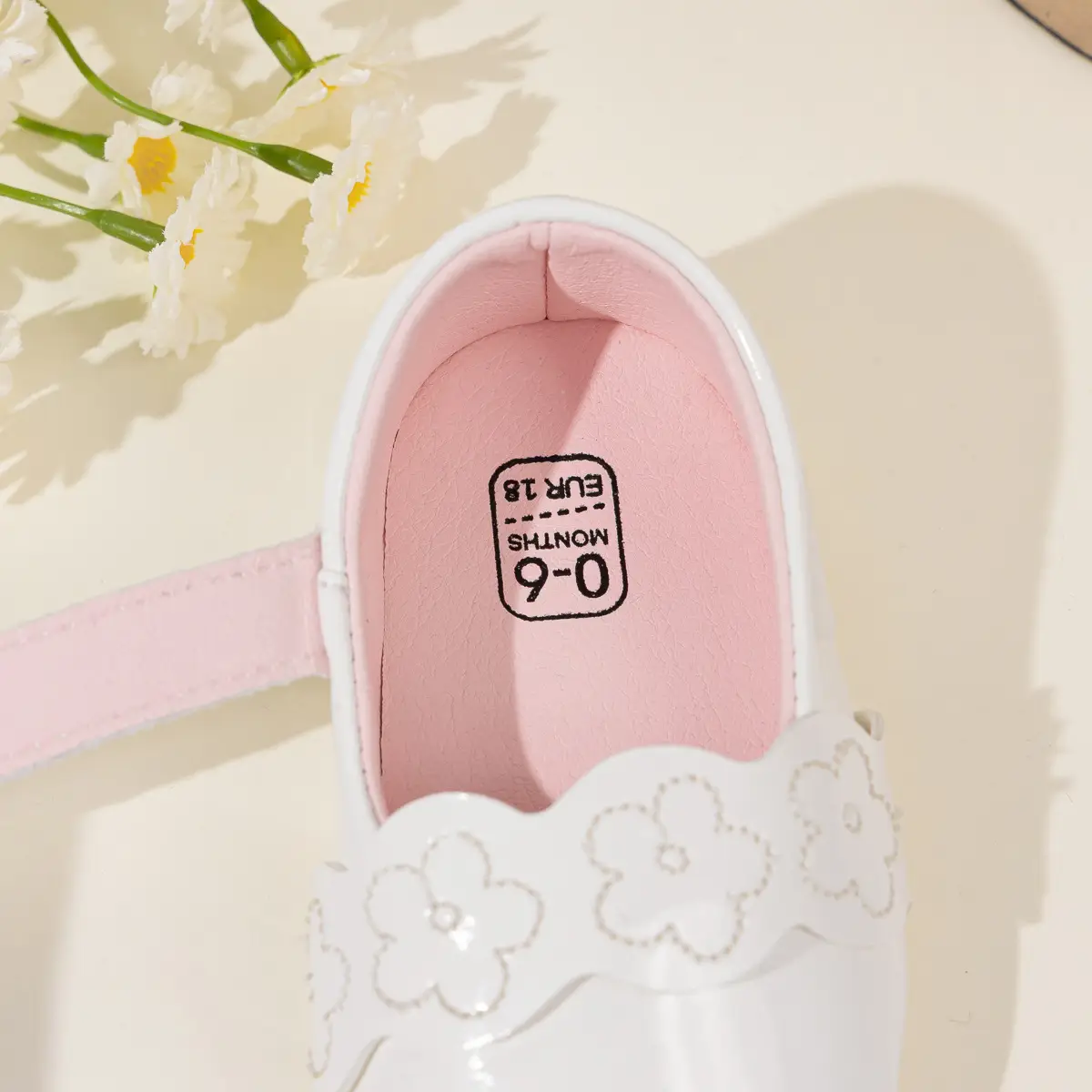 White Flower Crossbody Baby Shoes for Girls — feature 9