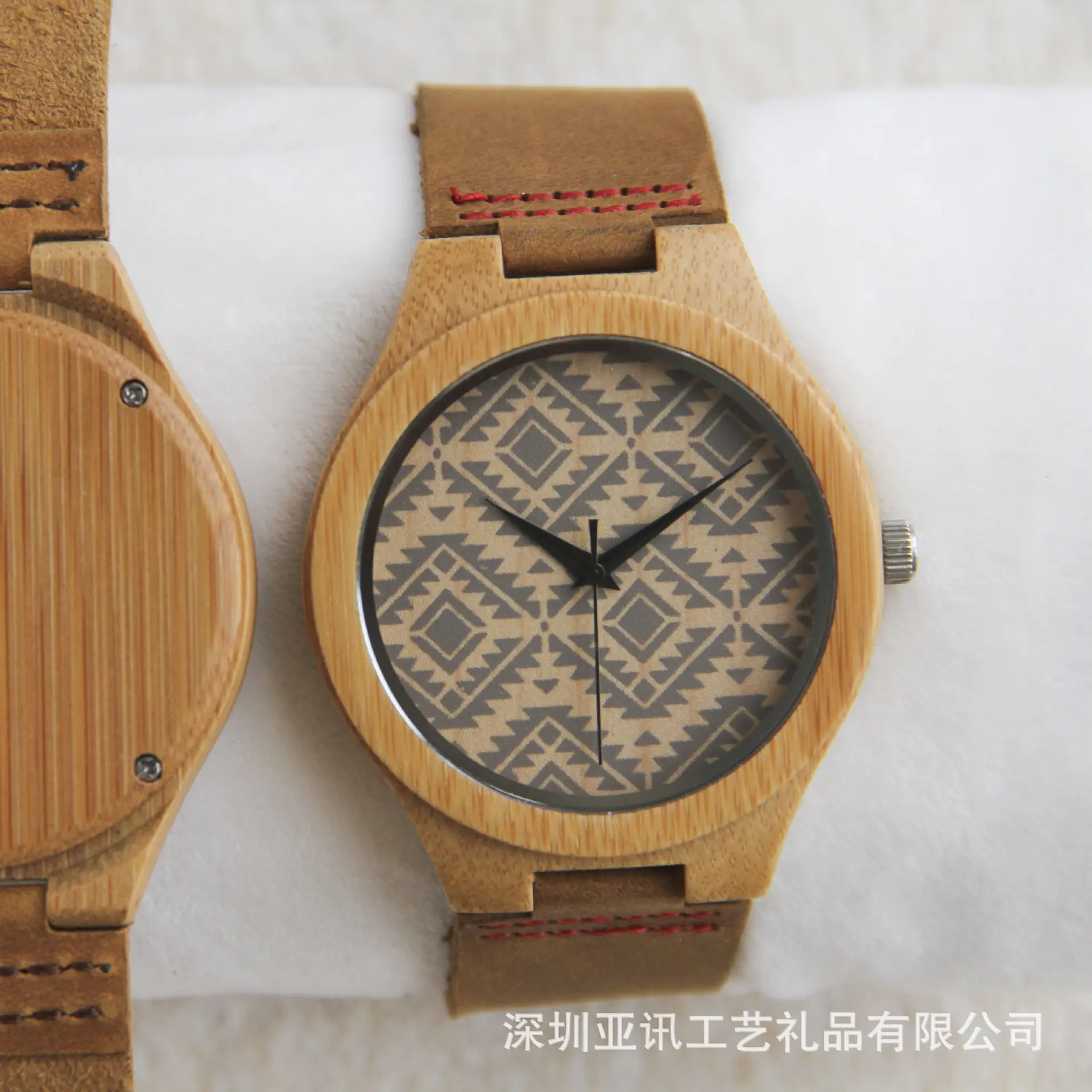 Classic Wooden Bamboo Strap Watch with Geometric Dial - Image 4