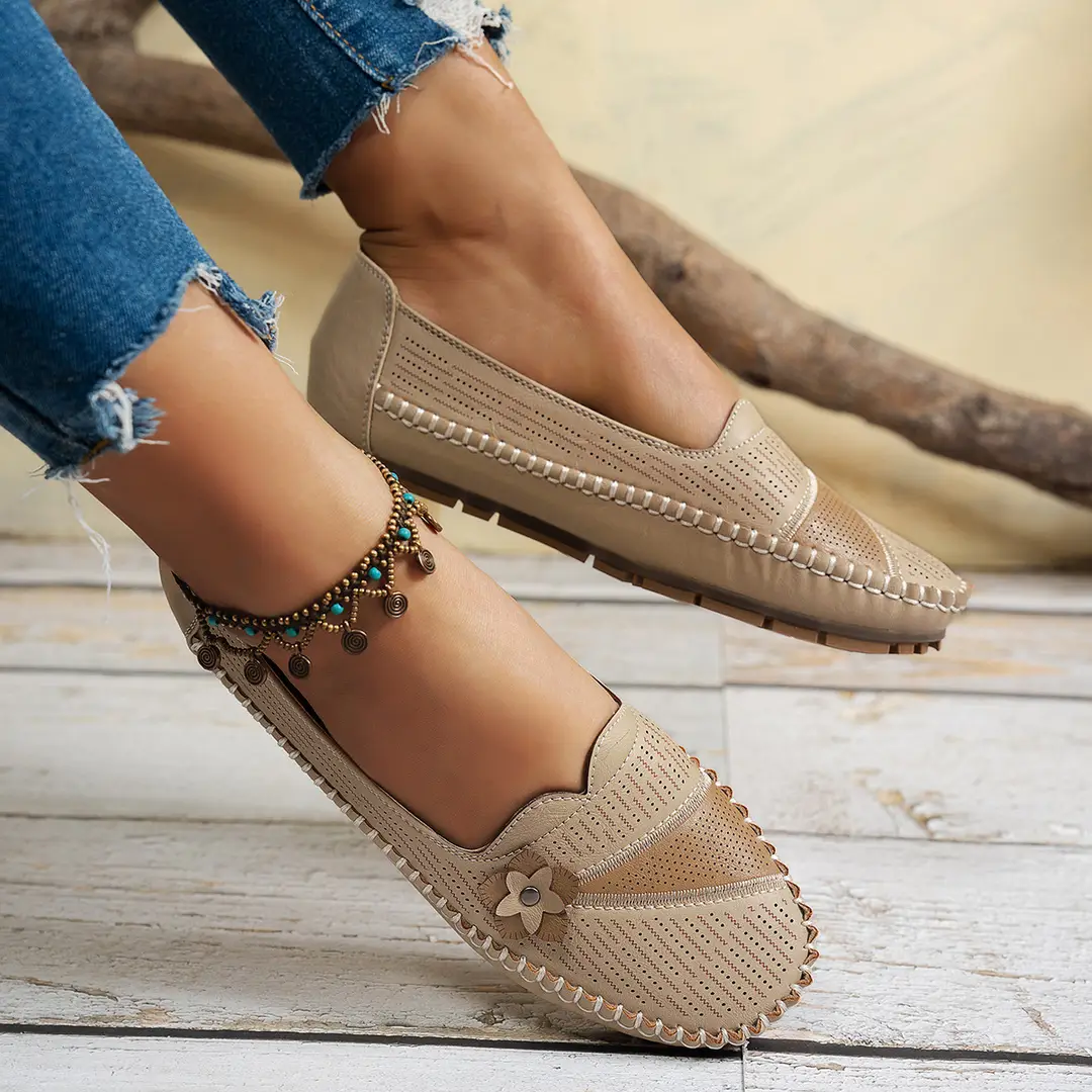 Large Size Popular Foreign Trade Stitching Flower Decoration Women's Flats Loafers Foreign Trade Cross-Border E-Commerce Supply - Image 3