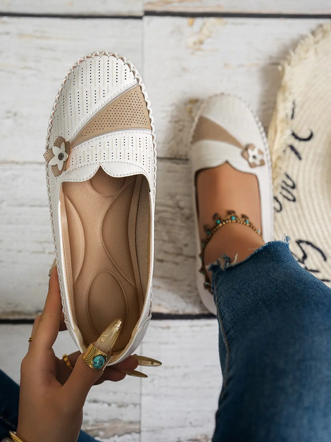 Large Size Popular Foreign Trade Stitching Flower Decoration Women's Flats Loafers Foreign Trade Cross-Border E-Commerce Supply — feature 1
