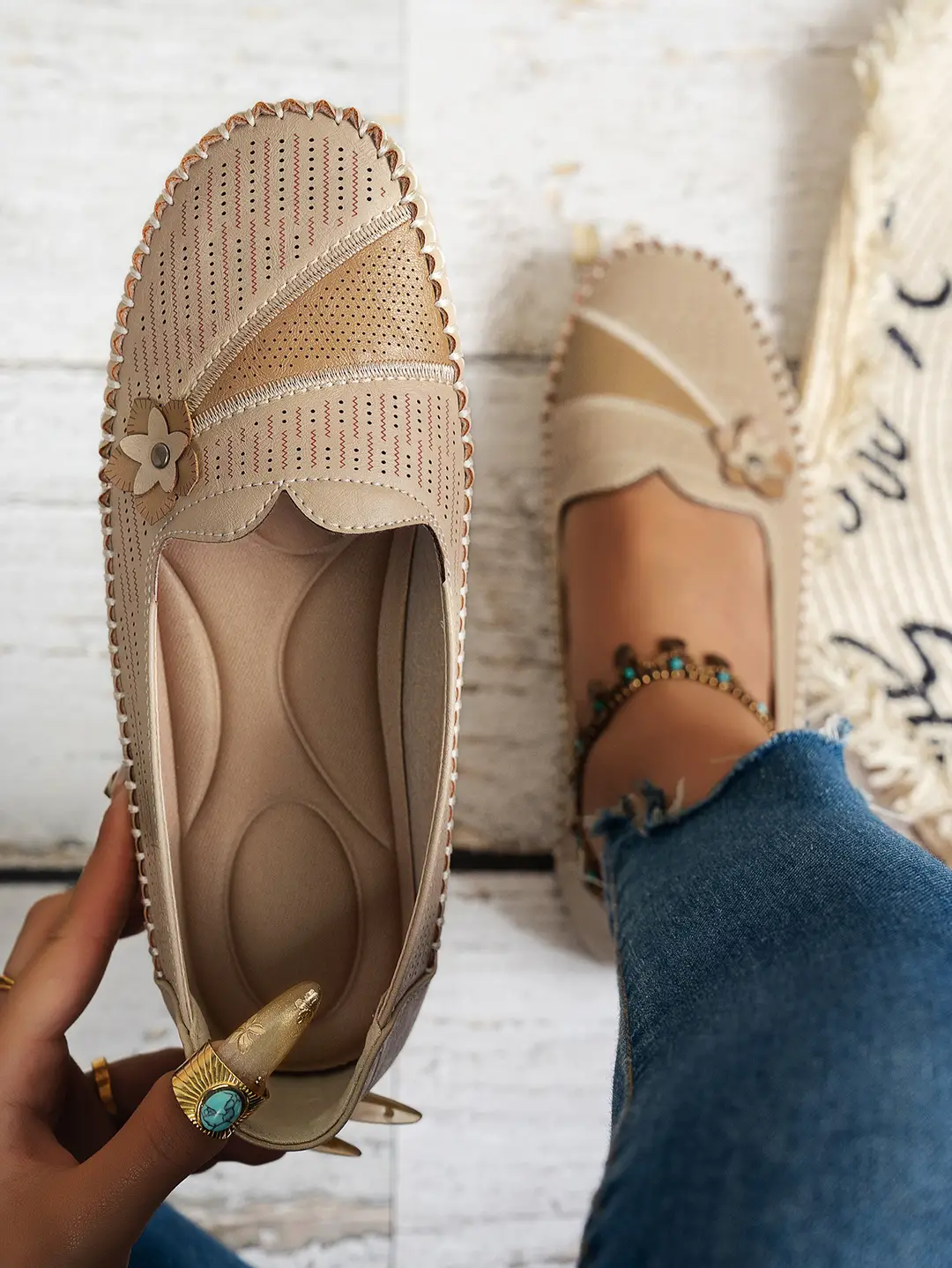 Large Size Popular Foreign Trade Stitching Flower Decoration Women's Flats Loafers Foreign Trade Cross-Border E-Commerce Supply — feature 13