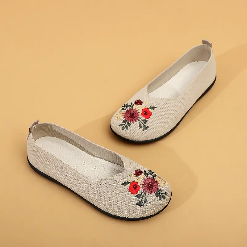 2026 New Style Old Beijing Cloth Shoes with Soft Soles, Non-Slip, Fly-Knit, Breathable Slip-On Shoes for Middle-Aged and Elderly Women - Image 6