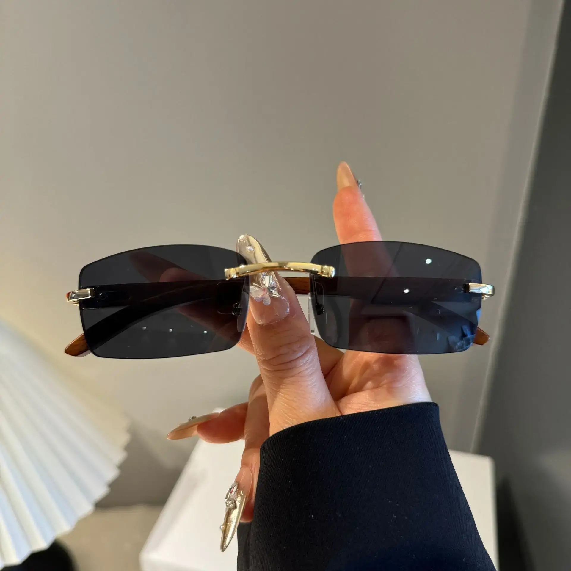 Rimless Gradient Brown Square Cut Sunglasses for Women Men — feature 8
