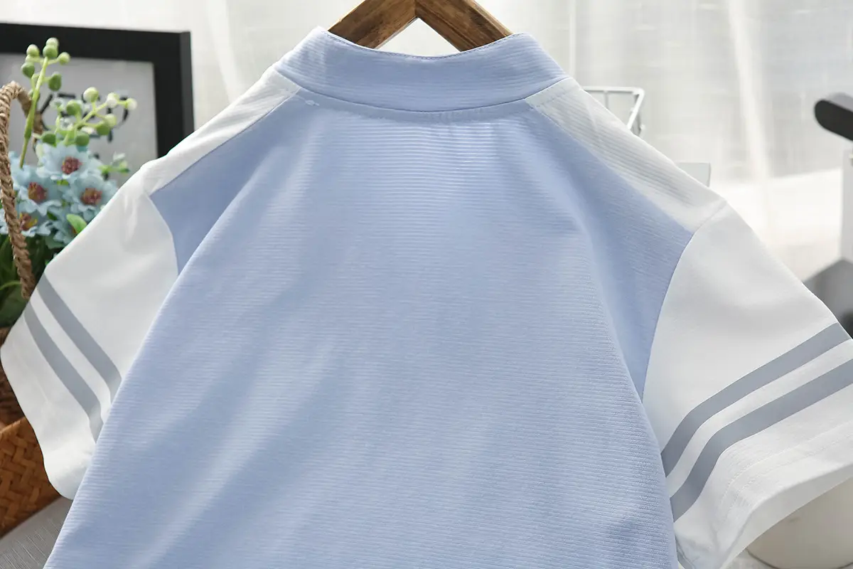 2025 Boys T-Shirt Light Blue Short Sleeve Medium Large — feature 6
