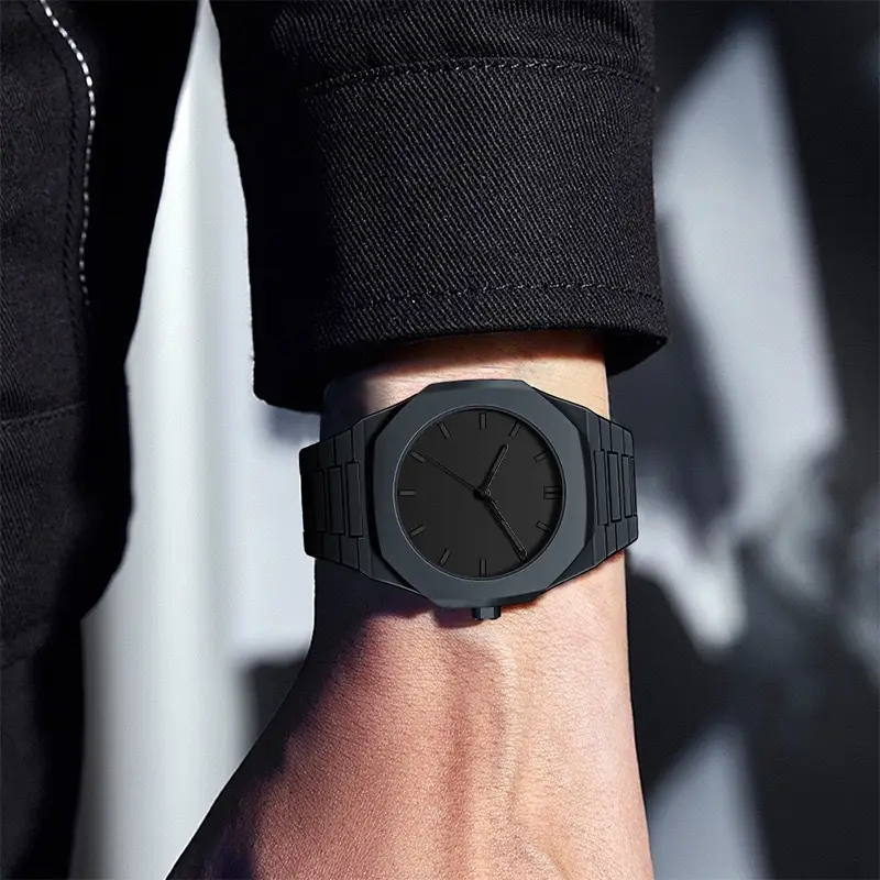 Black Plastic Men's Wristwatch with Large Dial — feature 2