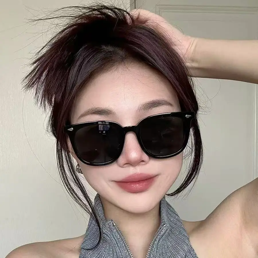 2025 Anti-UV Sunglasses Black Frame Women — feature 4