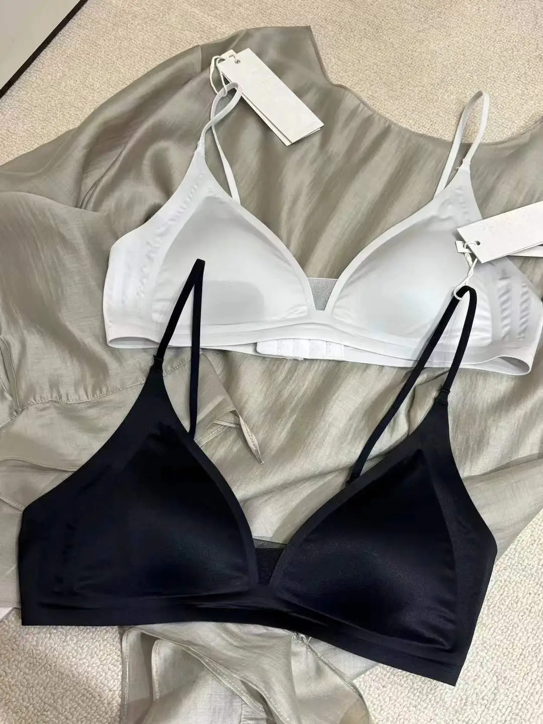 Little Red Calligraphy Style Xin's Triangle Cup Girl Underwear Women's Summer Thin Seamless Beauty Back Bra — feature 6