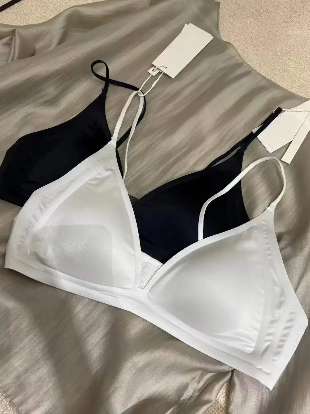 Little Red Calligraphy Style Xin's Triangle Cup Girl Underwear Women's Summer Thin Seamless Beauty Back Bra — feature 7