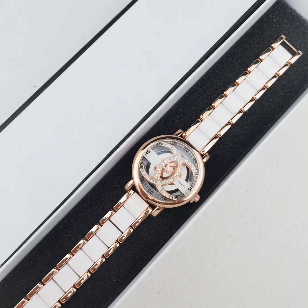 Cross-Border Dropshipping Xiaoxiangjia Hollow Women's Watch Diamond Fashion Quartz Watch Manufacturer Wholesale