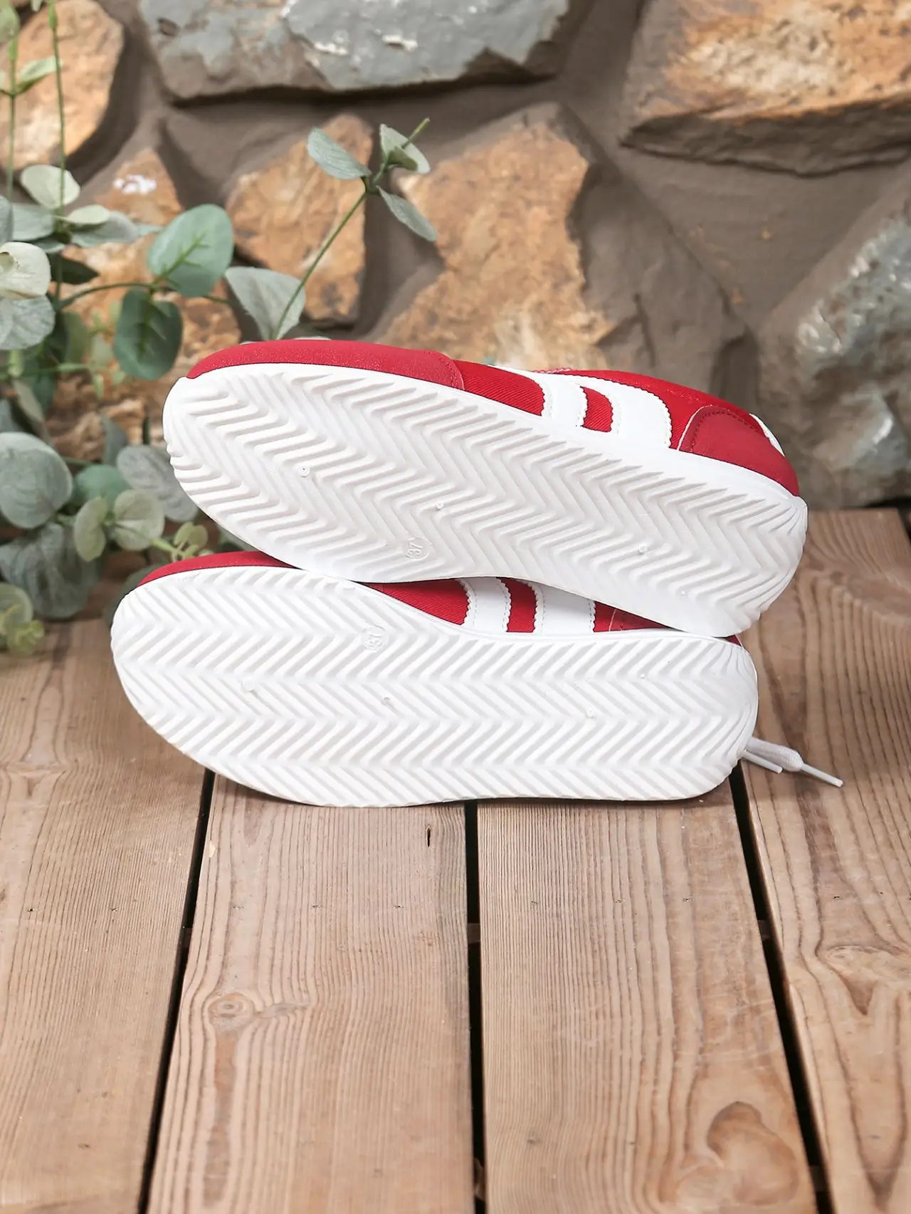 Women's Maroon Casual Sneakers 2025 Spring Fall Lightweight — feature 7