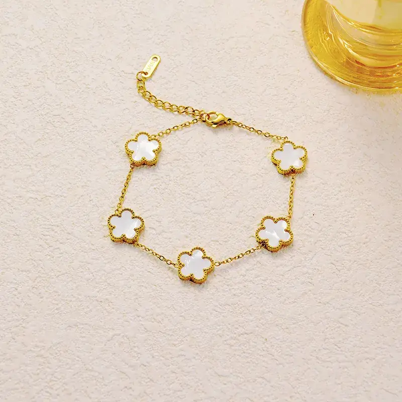 Titanium Steel Clover Bracelet Black Flower Gold — feature 3
