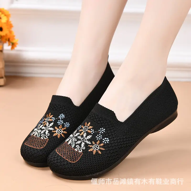 2025 New Old Beijing Cloth Shoes Mom's Shoes Lightweight Soft Sole Summer Mesh Breathable Embroidered Shoes Slip-On Women's Shoes - Image 6